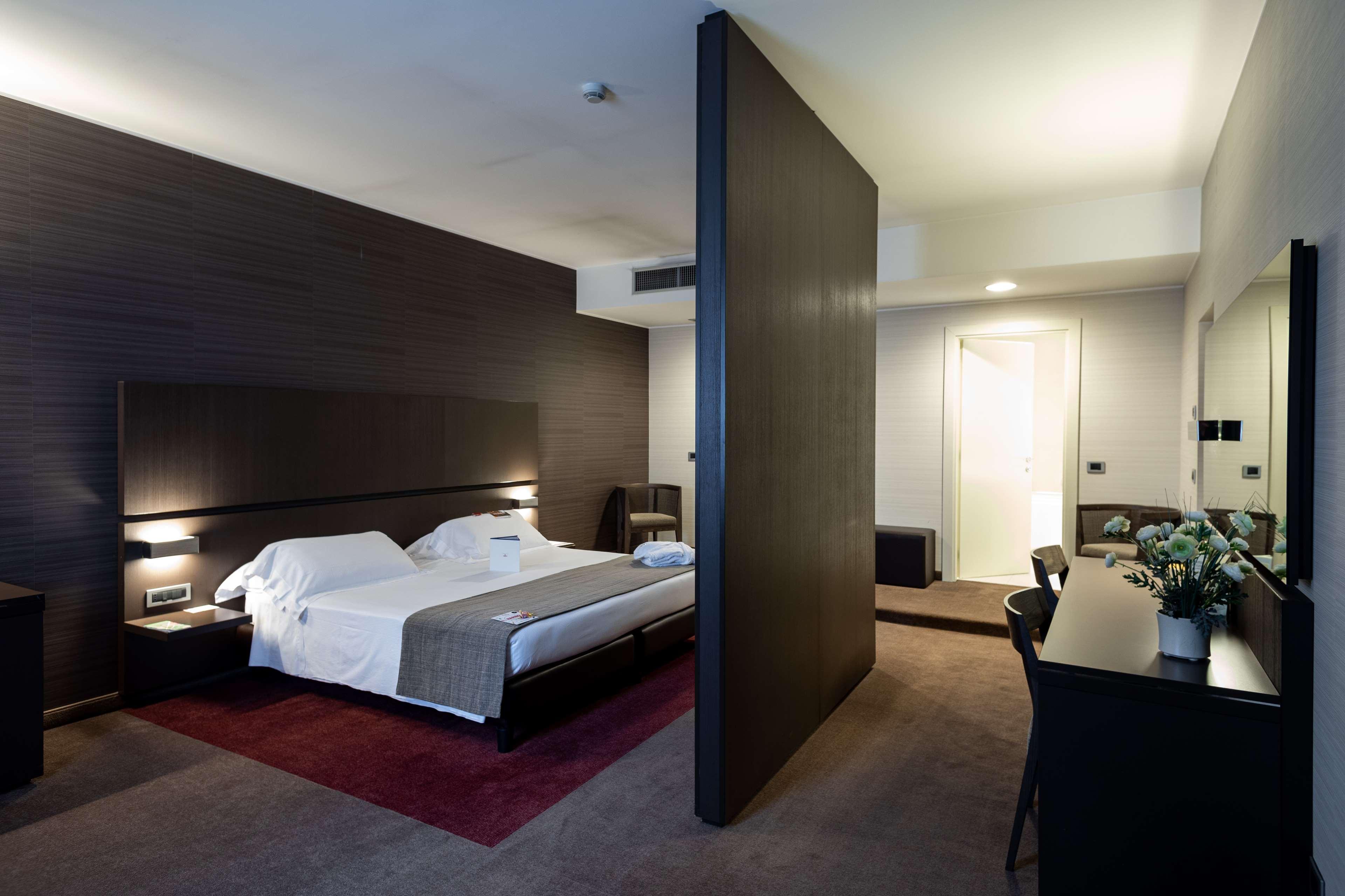 Best Western Plus Hotel Monza E Brianza Palace Cinisello Balsamo Exterior foto